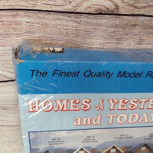 IHC 300-14 O  SCALE  2nd Hand Rose Building Kit - Picture 3 of 5